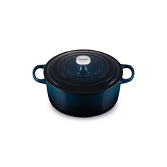 Signature Round Dutch Oven