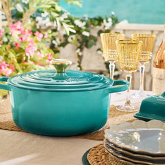 Signature Round Dutch Oven