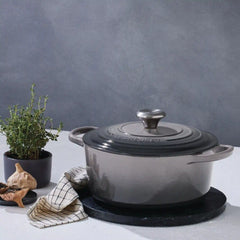 Signature Round Dutch Oven