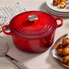 Traditional Round Dutch Oven