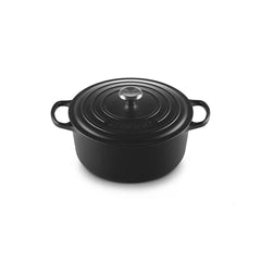 Signature Round Dutch Oven