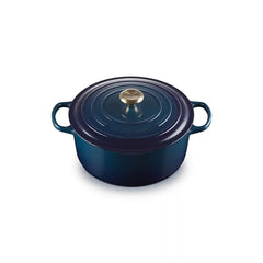 Signature Round Dutch Oven