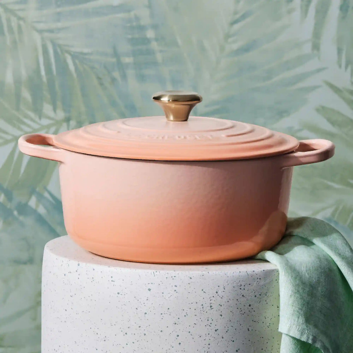 Signature Round Dutch Oven