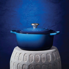 Signature Round Dutch Oven