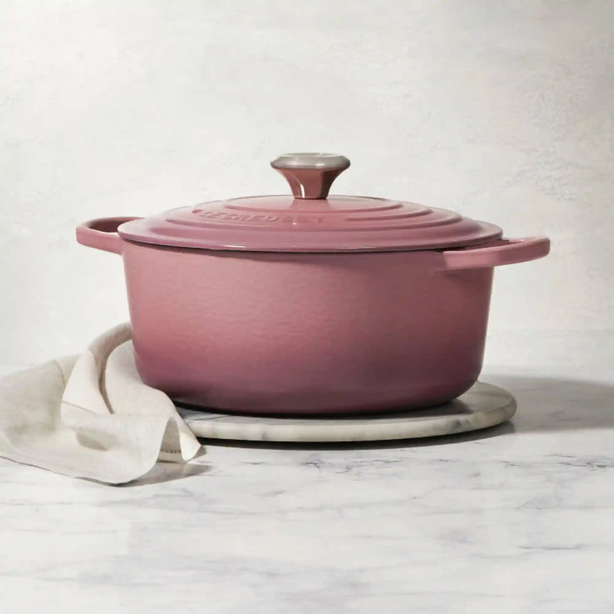 Signature Round Dutch Oven
